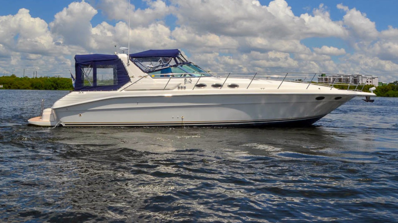 40 foot Sea Ray cabin cruiser